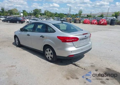 2017 Ford Focus S из США, поврежденный, VIN 1FADP3E23HL279226